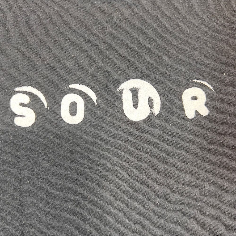 🦋olivia Rodrigo size small - Picture 8 of 9